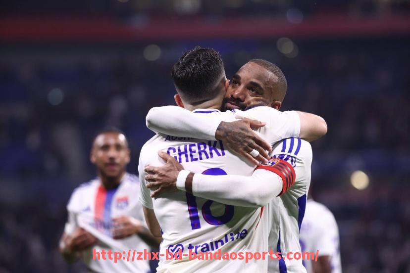 半岛体育-英超球衣上的红点设计元素介绍